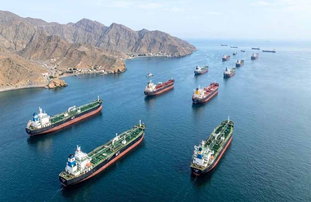 ઈરાનની અમેરિકાને ખુલ્લી ચેતવણી, બે જહાજો પર ગોળીબાર, કહ્યું - અમારી મંજૂરી વગર એન્ટ્રી નહીં